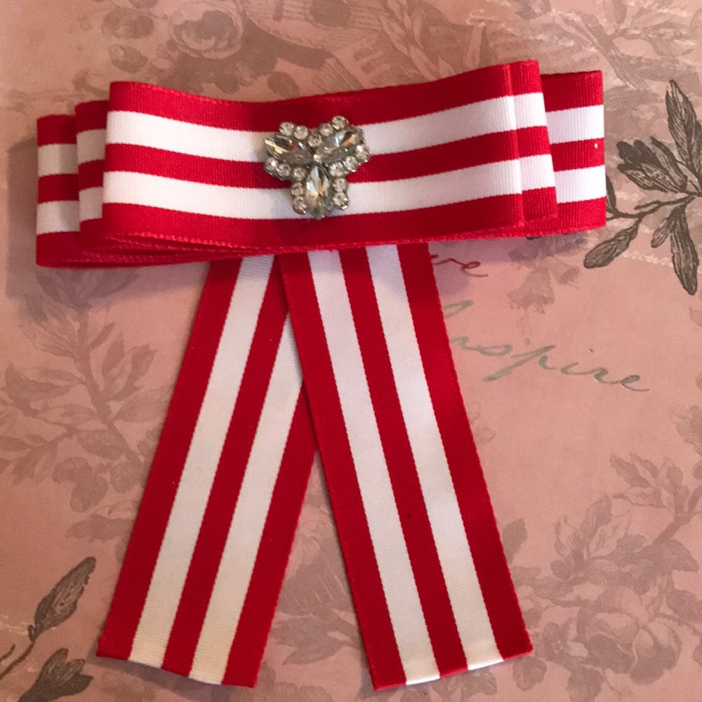 Bow tie